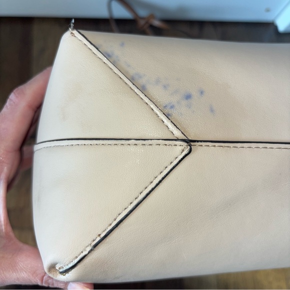 Michael Kors Women’s Hayley Acorn/Oyster Bag - Picture 14 of 15